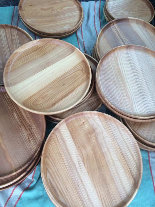 ИЗделия из дерева деревянные тарелки