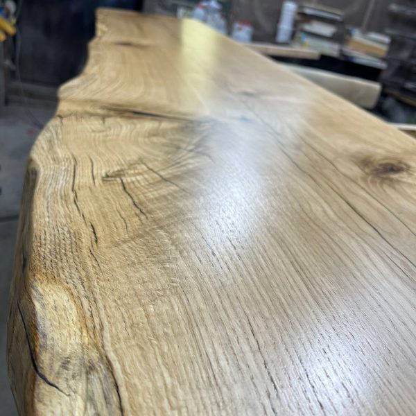 Стіл з дерева живий край